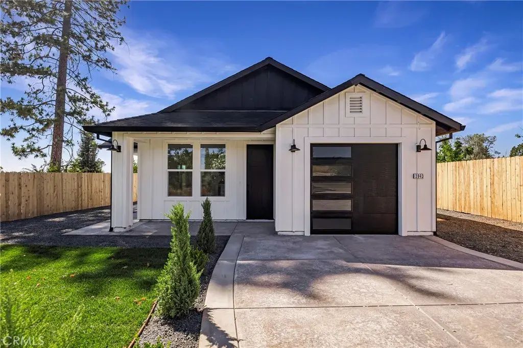 3943 Neal, Paradise