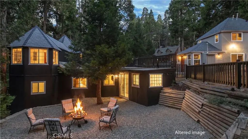 308 Cedarbrook Drive, Twin Peaks