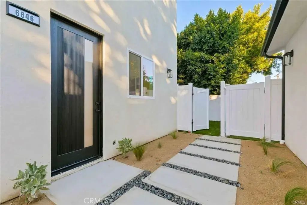 6846 Cedros Avenue, Van Nuys
