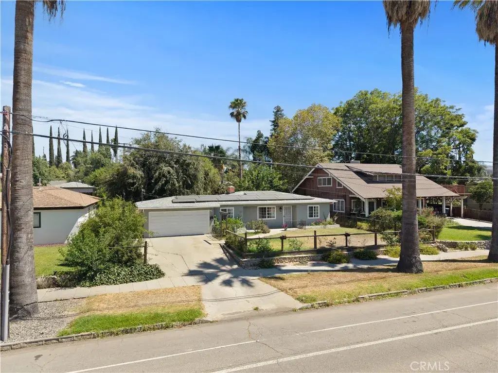 907 W Olive Avenue, Redlands