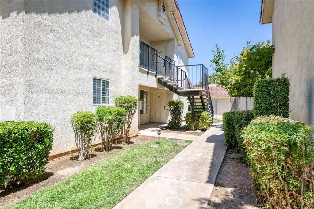 1542 E Alluvial 119, Fresno