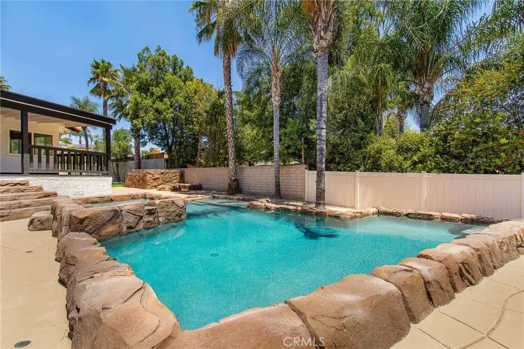 23584 Brook, Canyon Lake