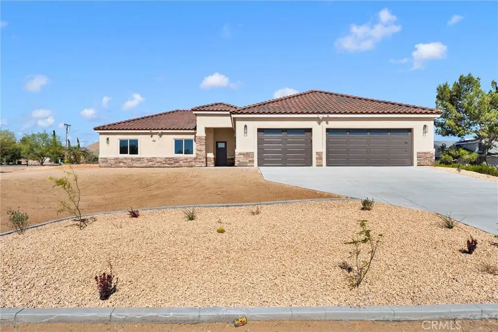 15991 Tao Road, Apple Valley