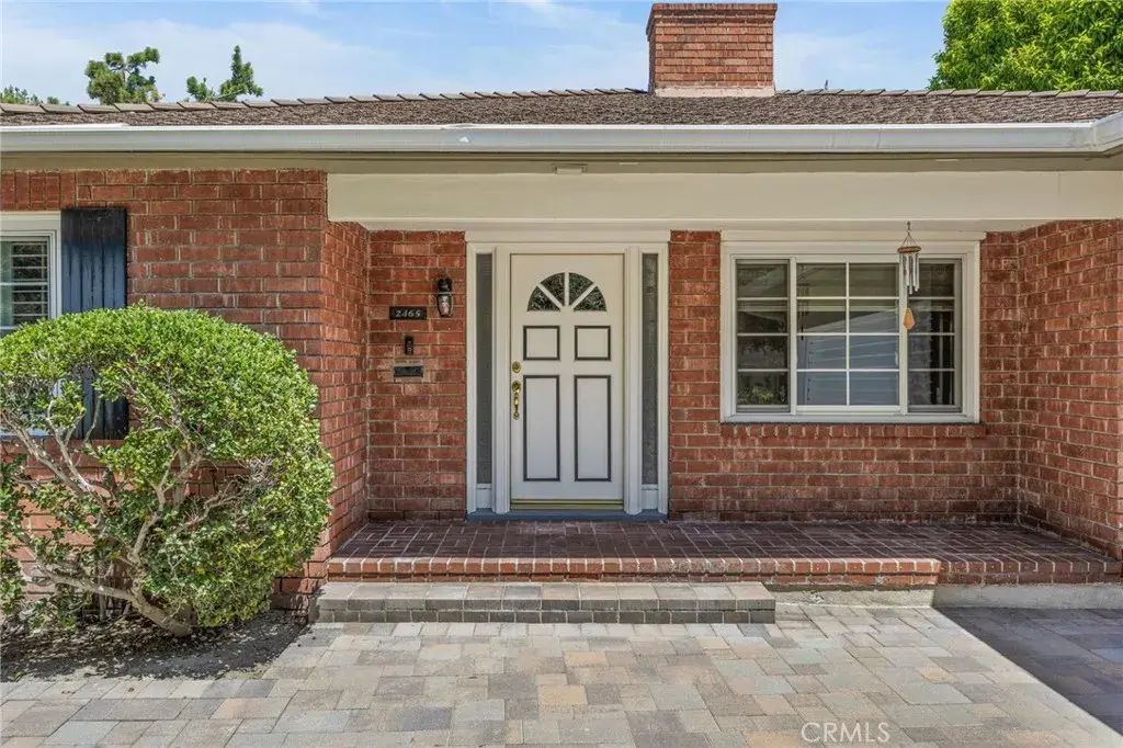 2465 Sherwood, San Marino
