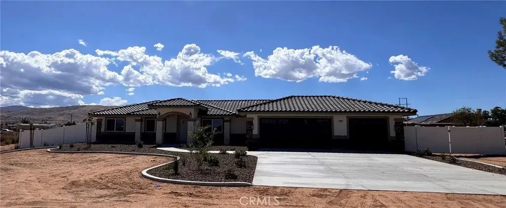 21317 Caribou Road, Apple Valley
