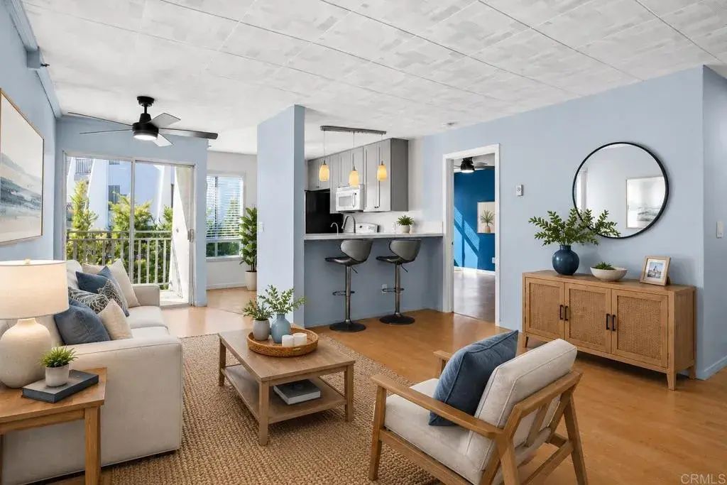 7506 Parkway Drive 201, La Mesa