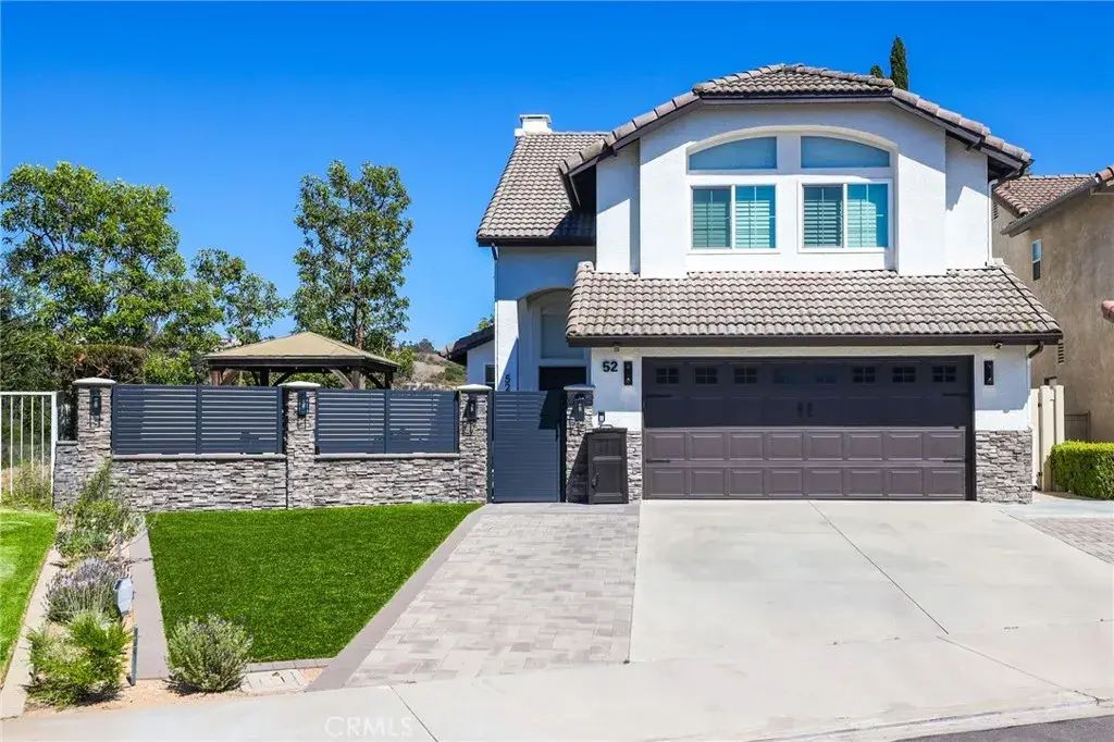 52 Touraine, Lake Forest
