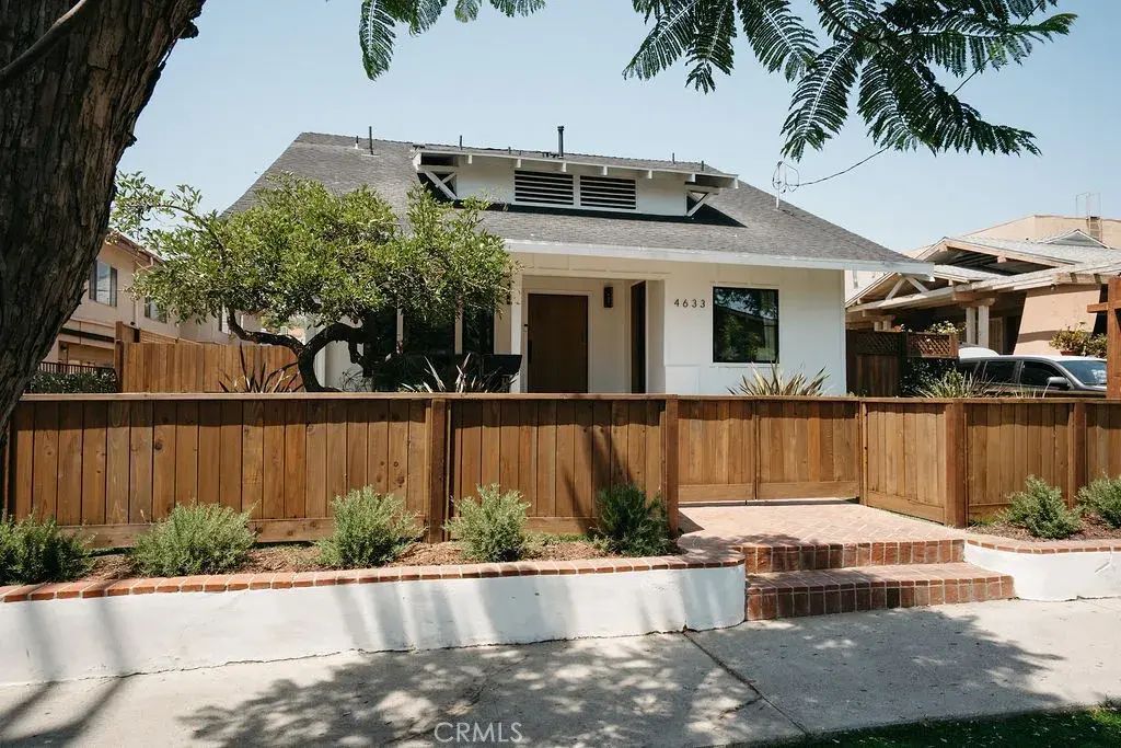 4633 Russell, Los Angeles