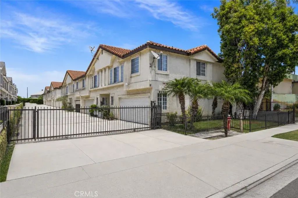 9333 Elm Vista Drive 4, Downey
