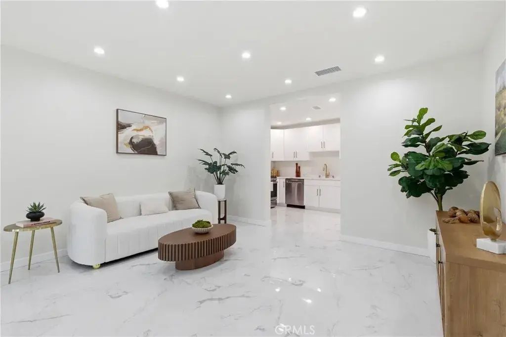 10012 Plainview Avenue, Tujunga