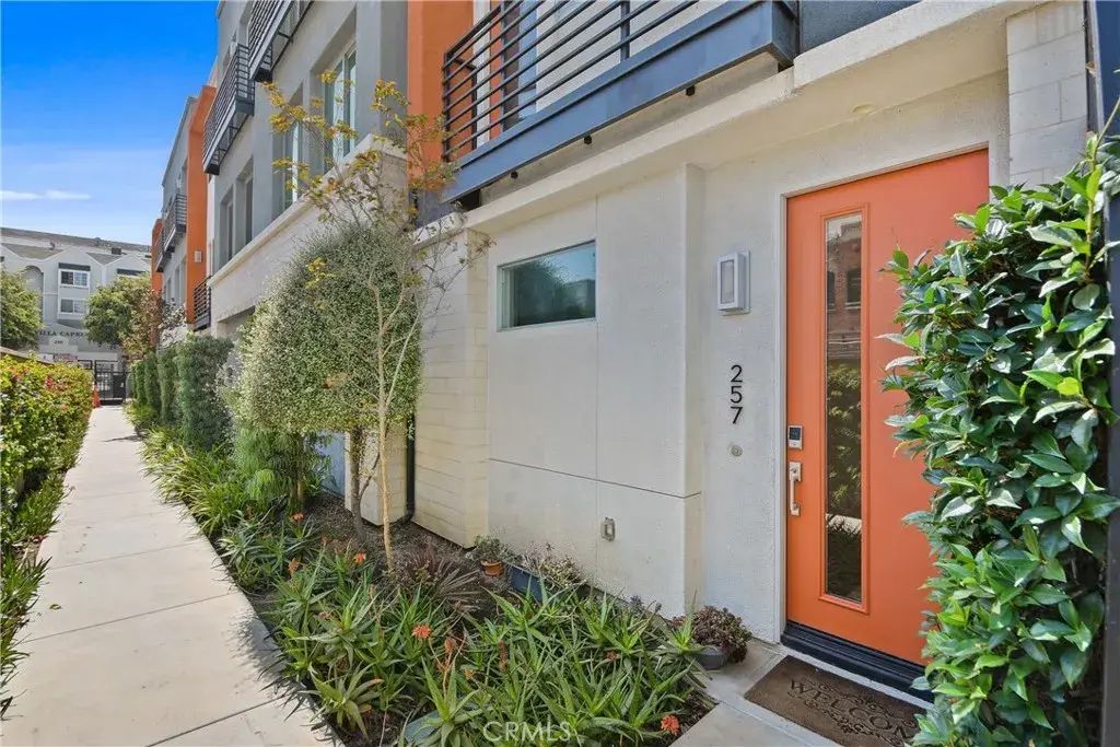 257 Elm, Long Beach