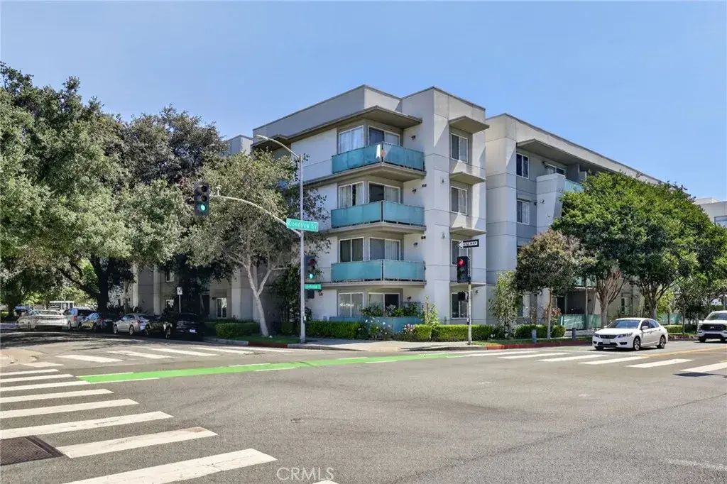 160 S Hudson Avenue 111, Pasadena