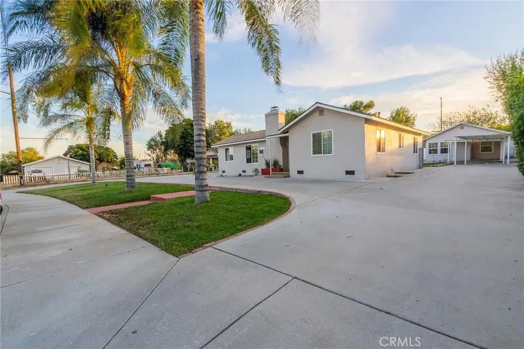487 Jackson, Colton