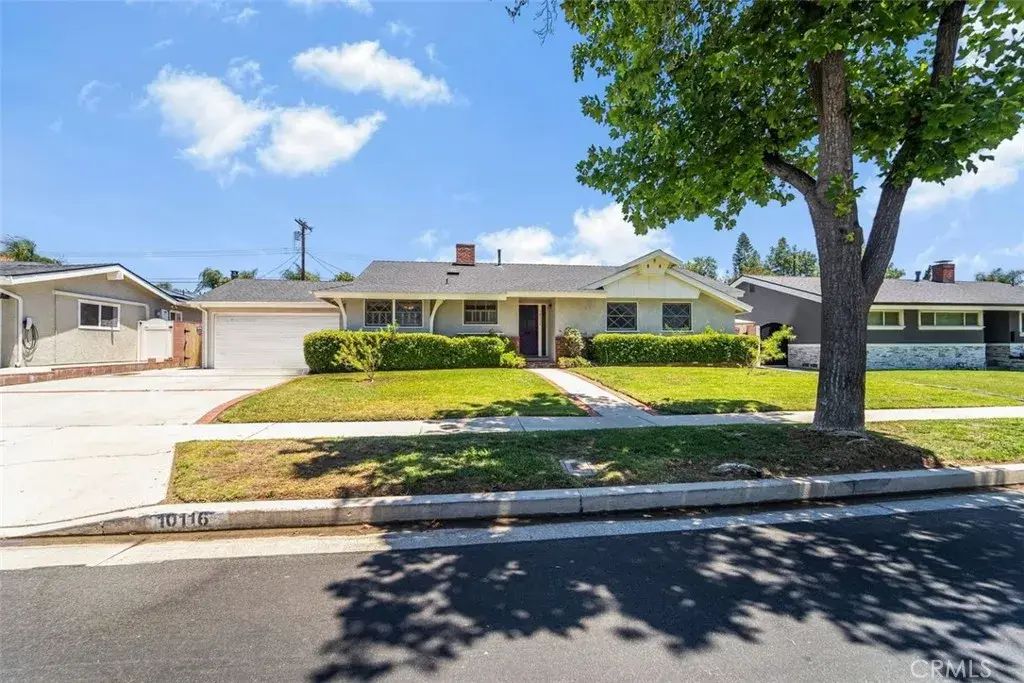 10116 Debra Avenue, Los Angeles