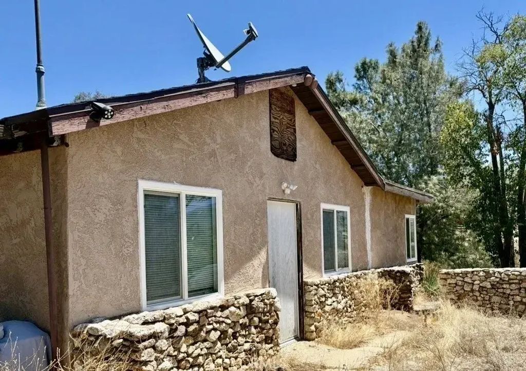 32801 Red Mountain Road, Hemet