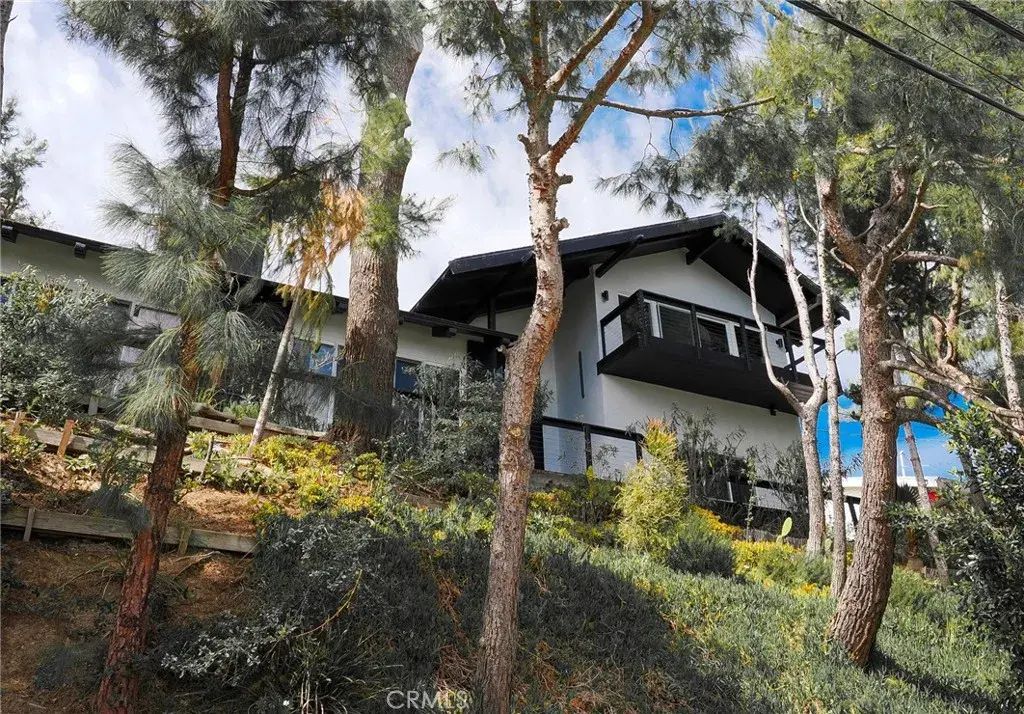5177 Medina Road, Woodland Hills