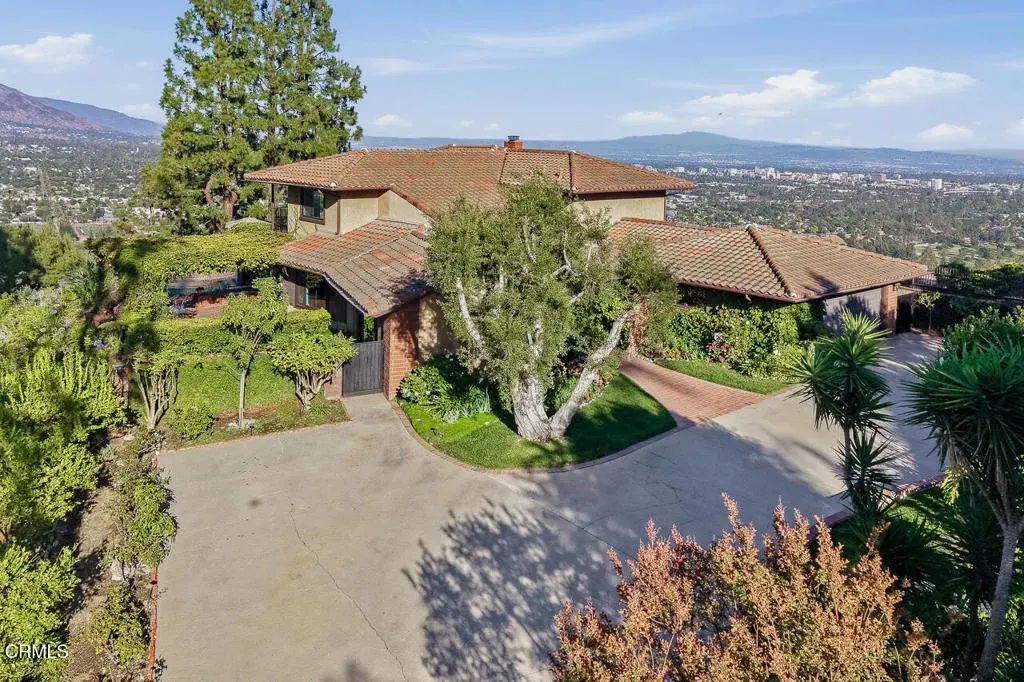 290 Saint Katherine, La Canada Flintridge
