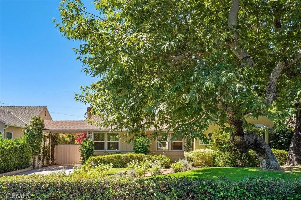 11580 Blix Street, Valley Village