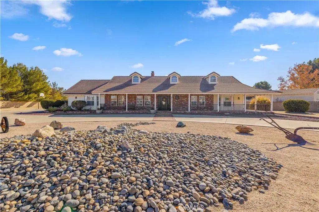 43710 Ryckebosch Lane, Lancaster