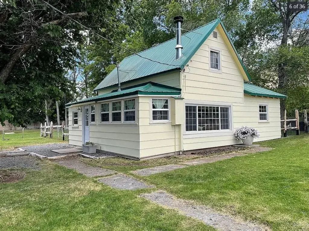 795 Townsend, Cedarville