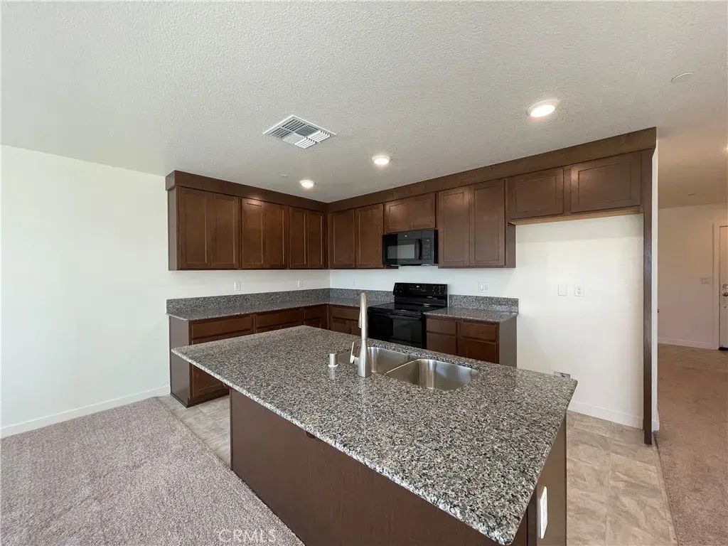 708 Stone Ridge East Avenue, Merced