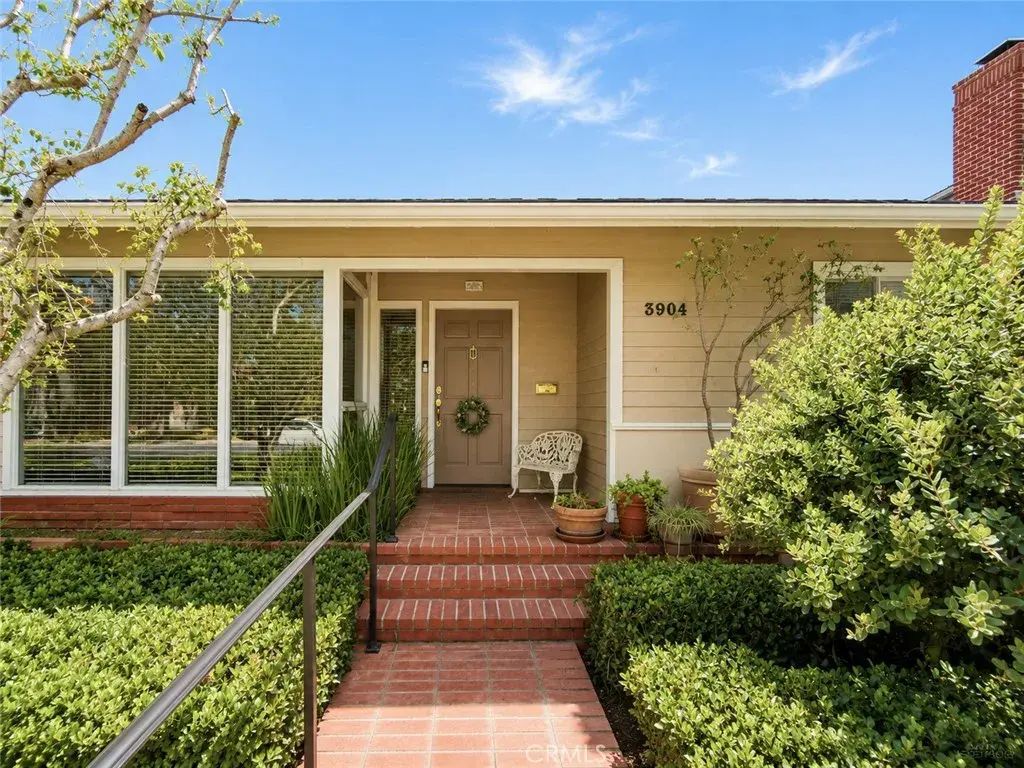 3904 California Avenue, Long Beach