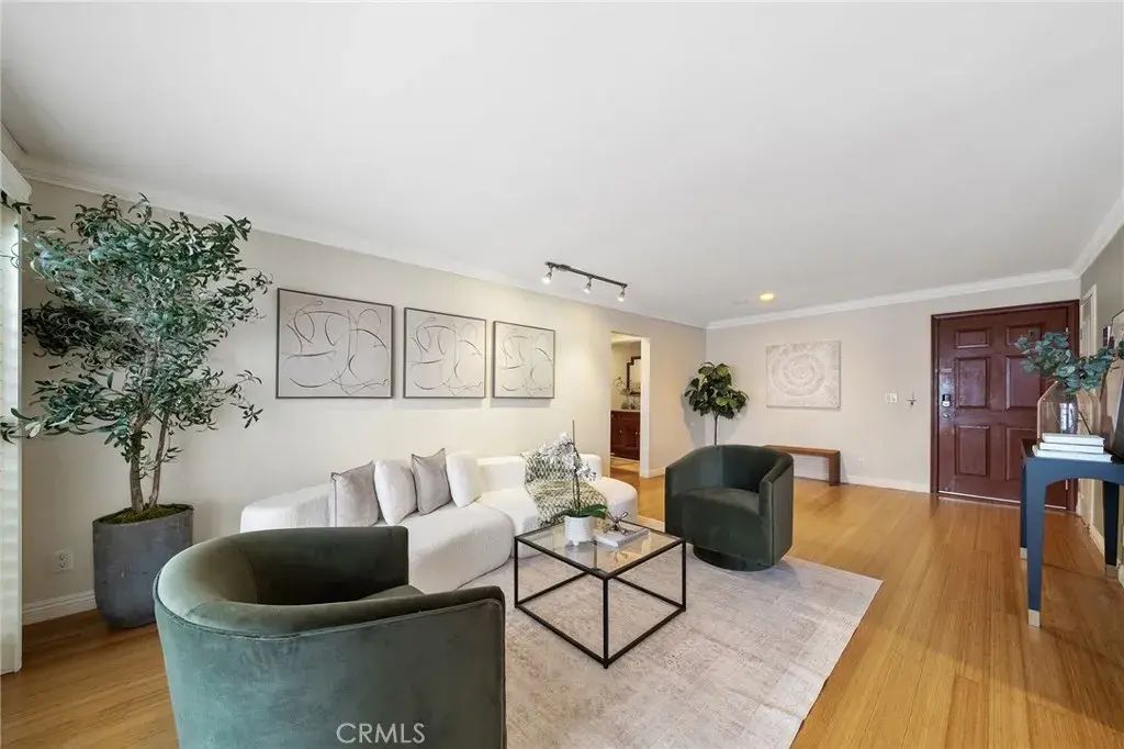 1154 S Barrington Avenue 213, Los Angeles