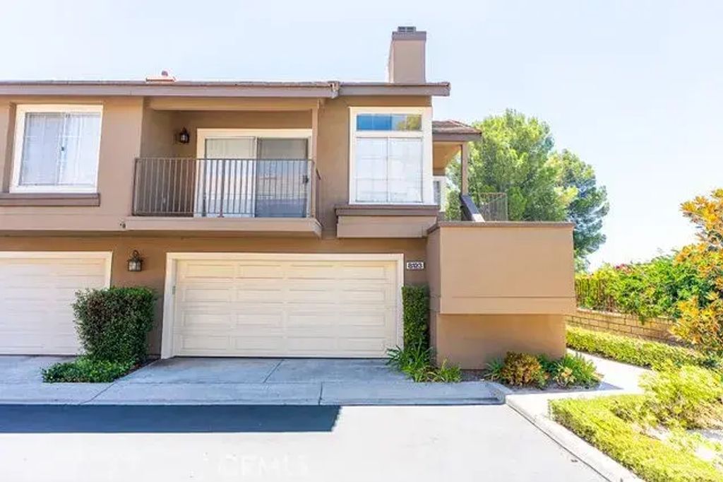 8123 E Oak Ridge Cir, Anaheim Hills