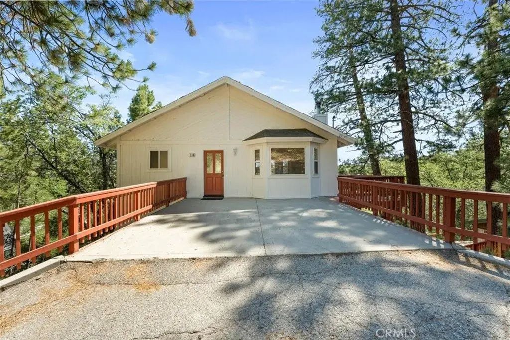 530 Villa Grove, Big Bear City