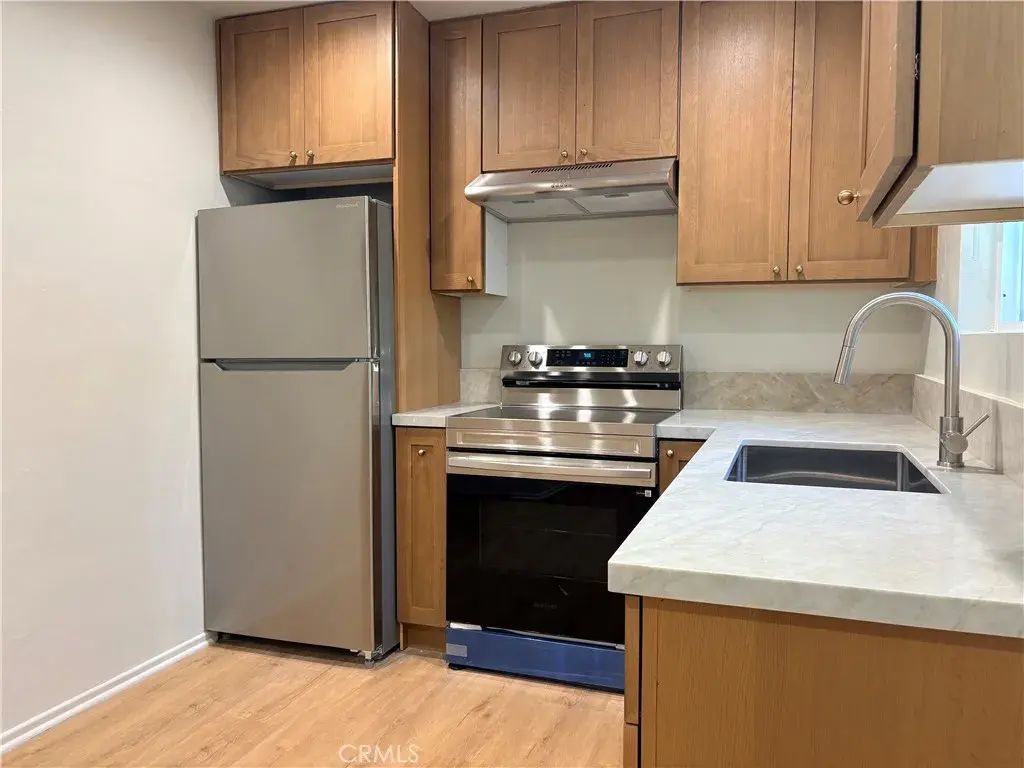 1301 N Mansfield Avenue 103, Los Angeles