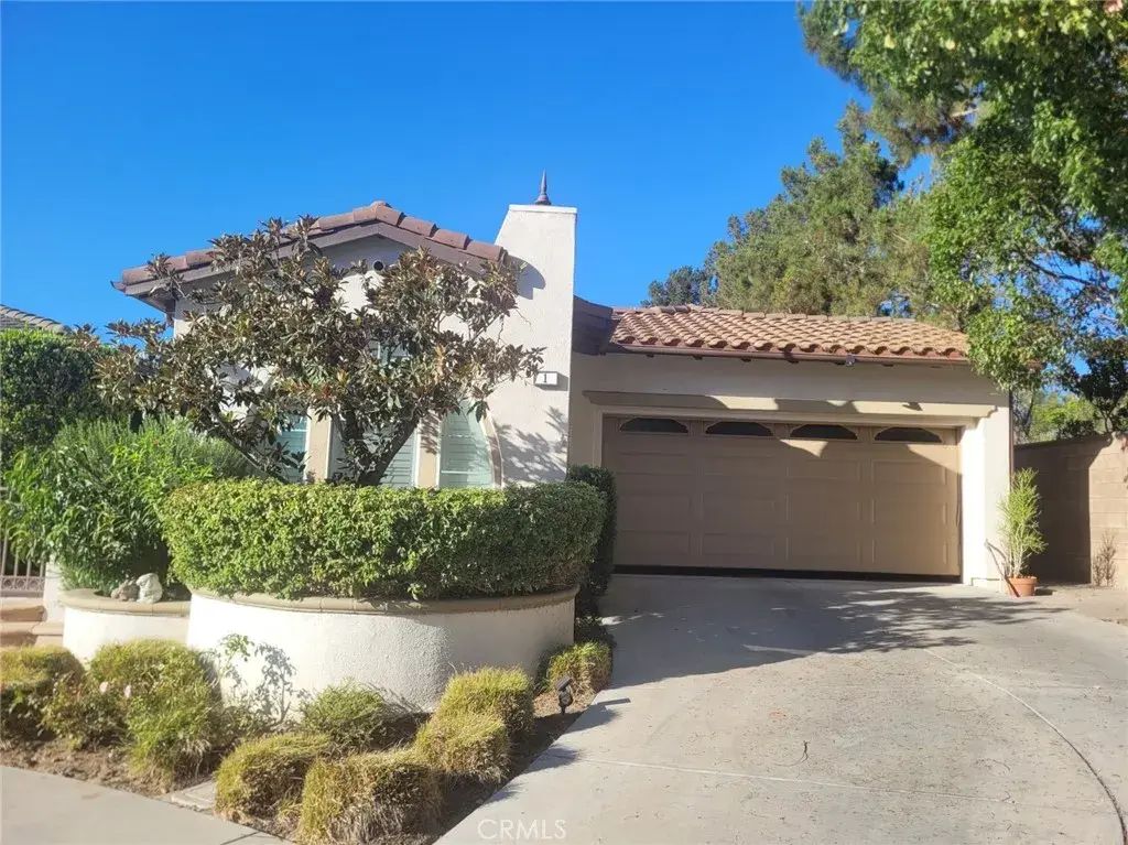 1 Saintsbury, Irvine