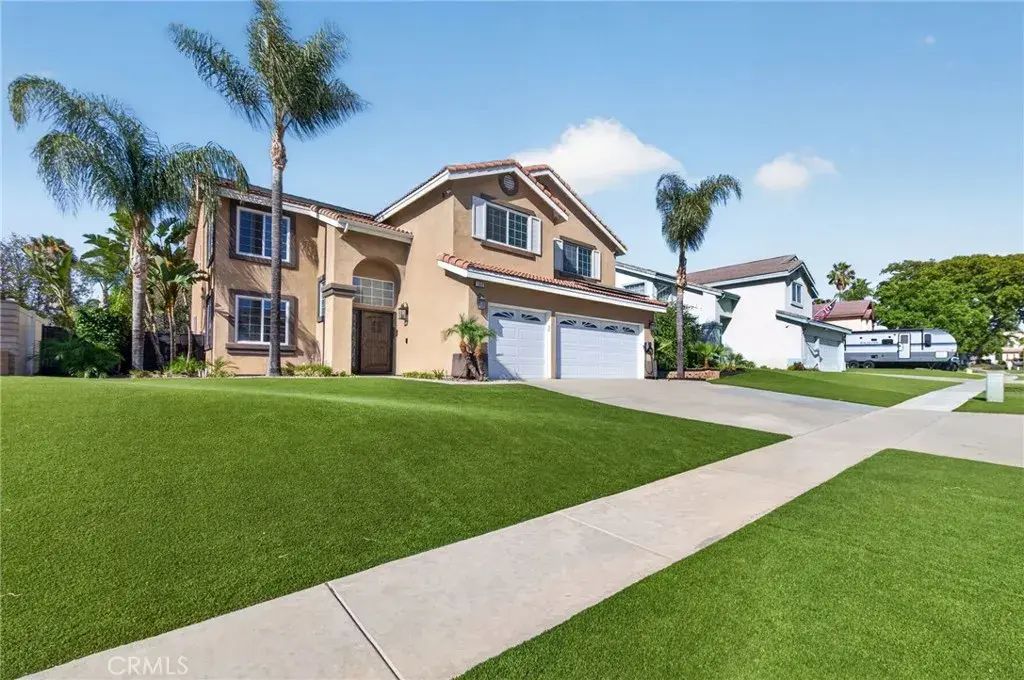 1359 Williamsburg Lane, Corona