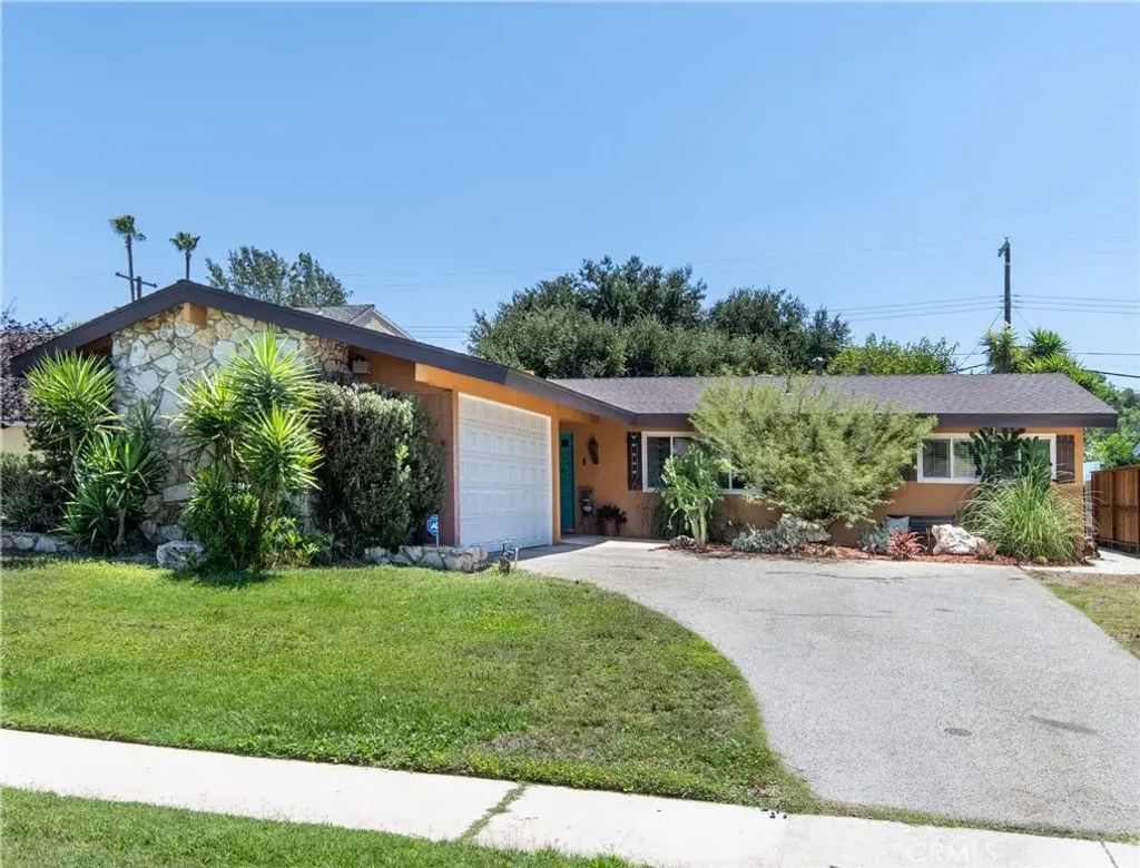 6600 Whitaker, Lake Balboa