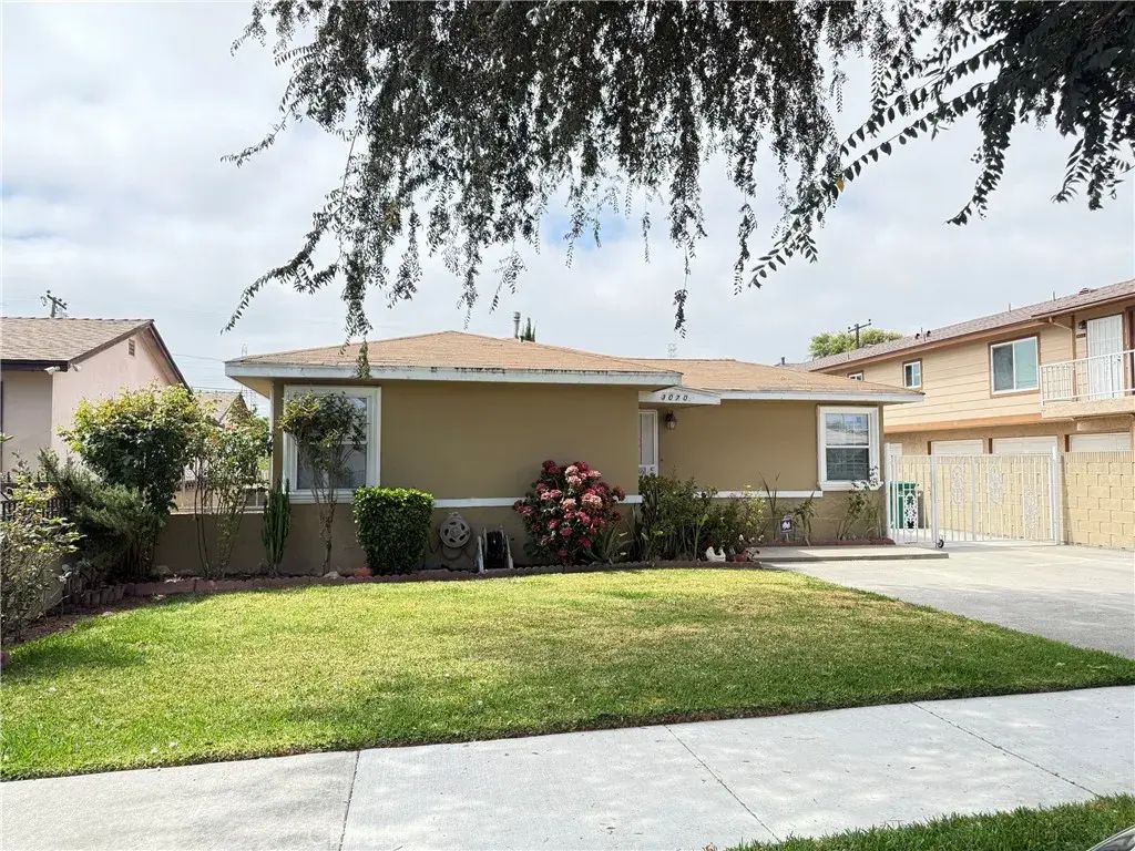 3070 E 70th, Long Beach