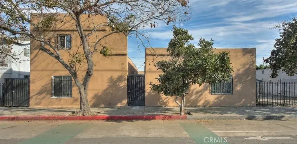 10606 Avalon Boulevard, Los Angeles