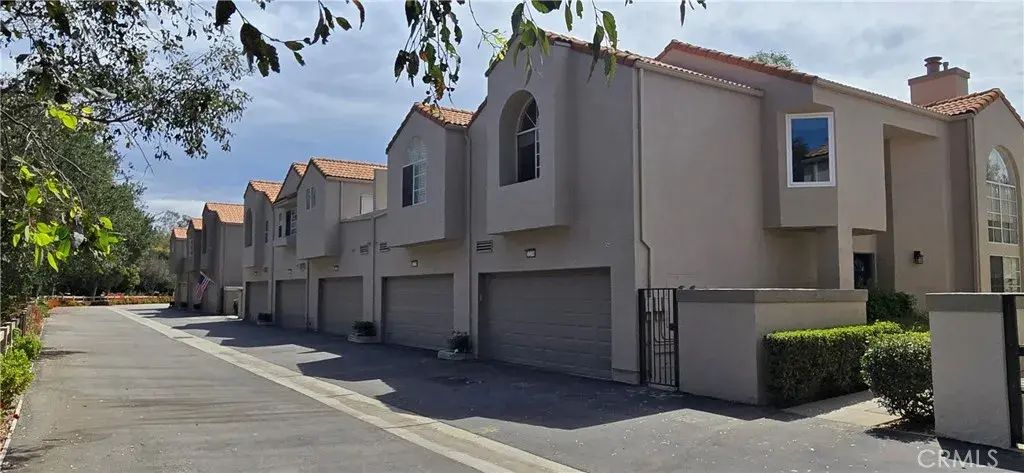 22236 Horizon, Chatsworth