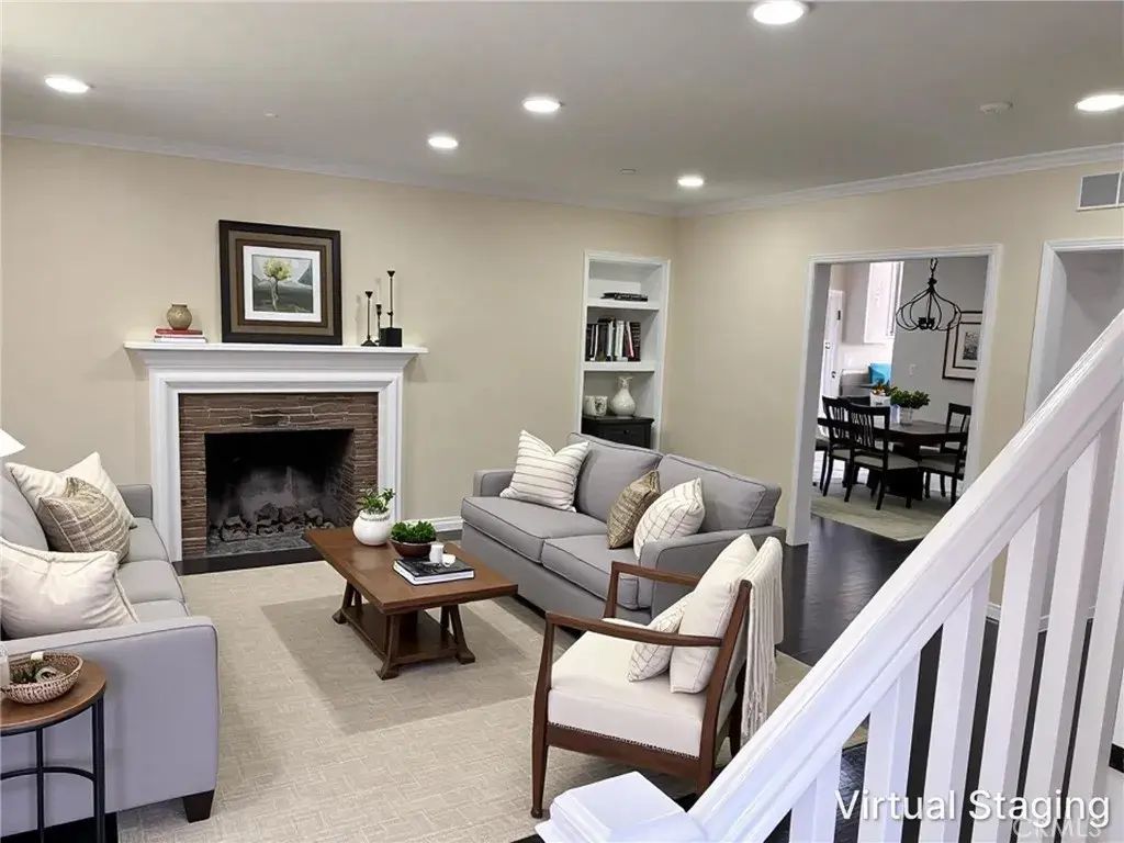 4565 E Carson Street, Long Beach