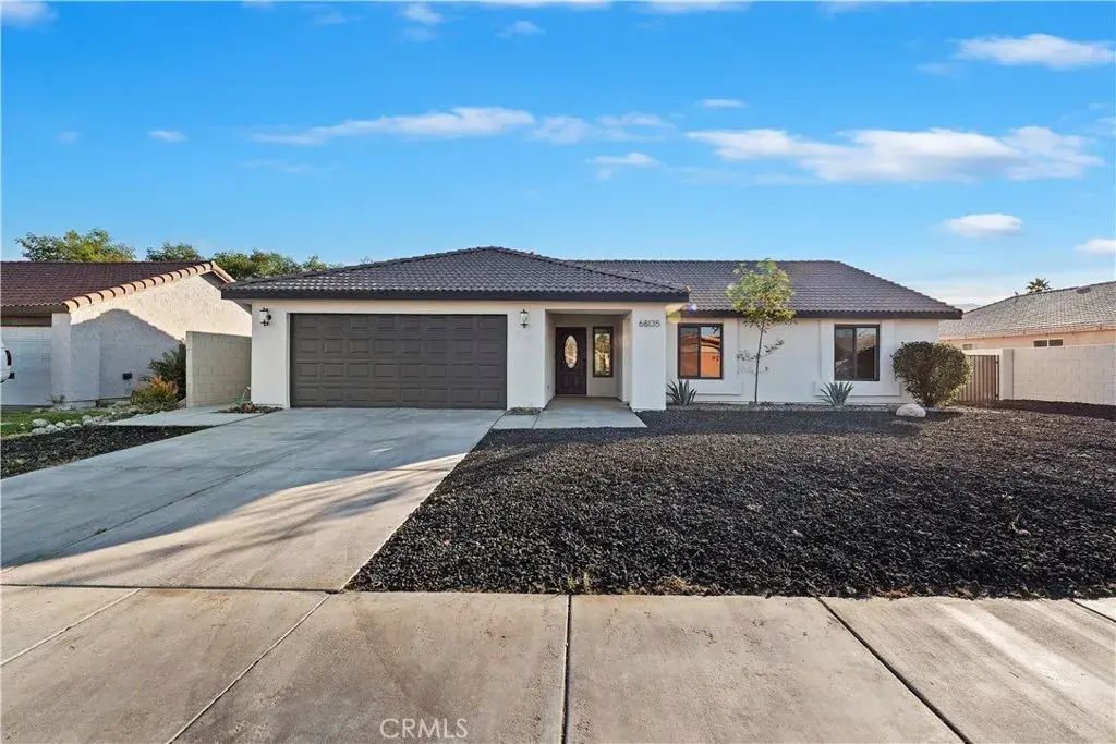 68135 Encinitas, Cathedral City