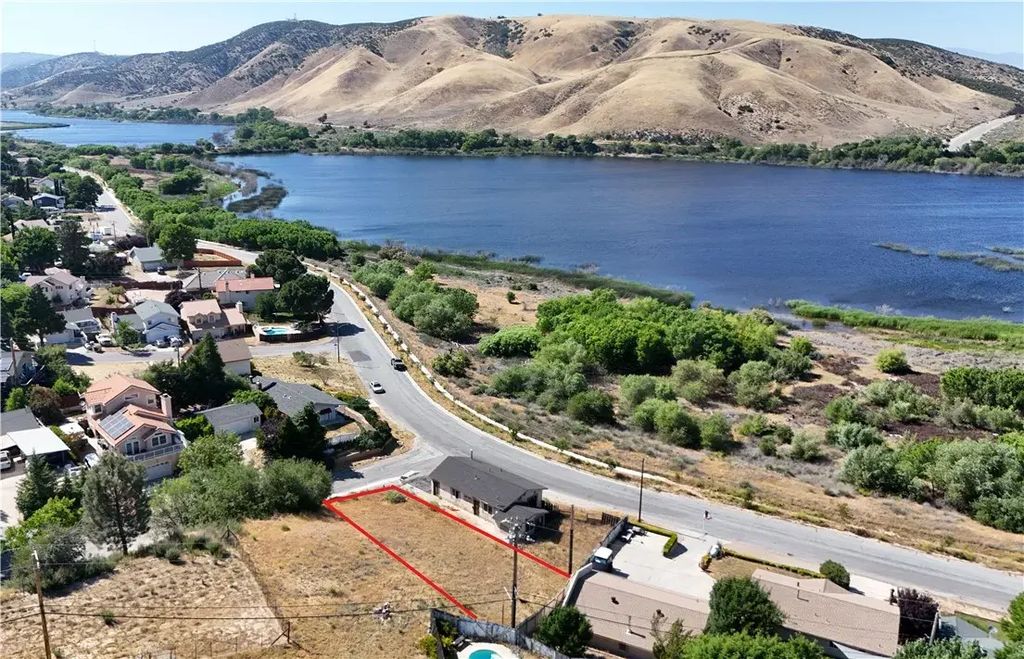 Denview, Lake Hughes