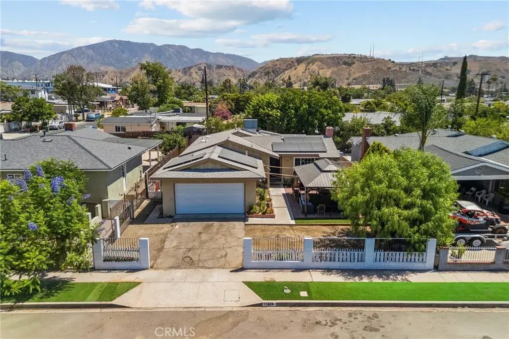 11924 Chadron Avenue, San Fernando