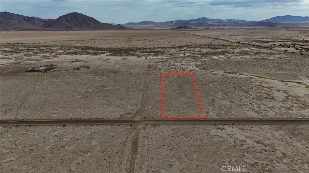 746 Lake, Lucerne Valley