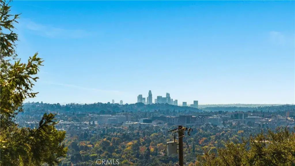 1701 Country, Pasadena
