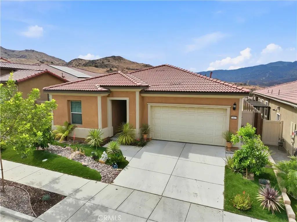 11877 Wandering Way, Corona