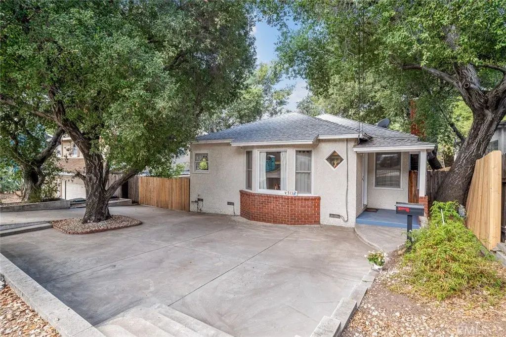3732 Mayfield, Glendale
