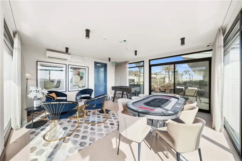 218 N El Molino Avenue 303, Pasadena