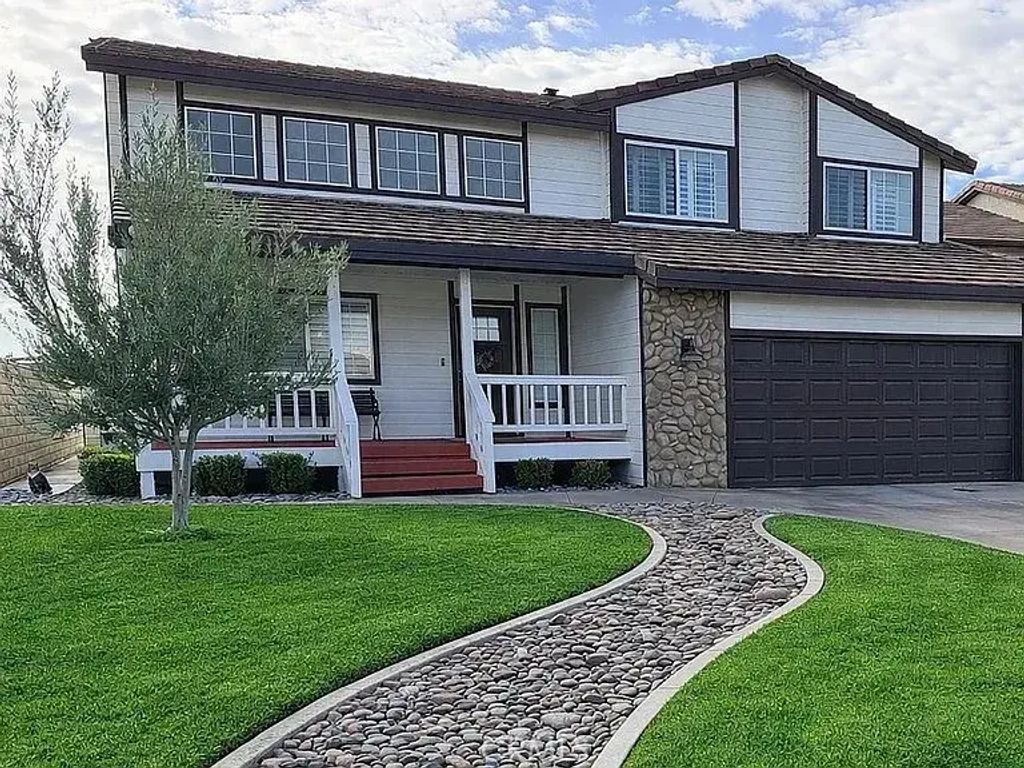 18285 Harbor Drive, Victorville