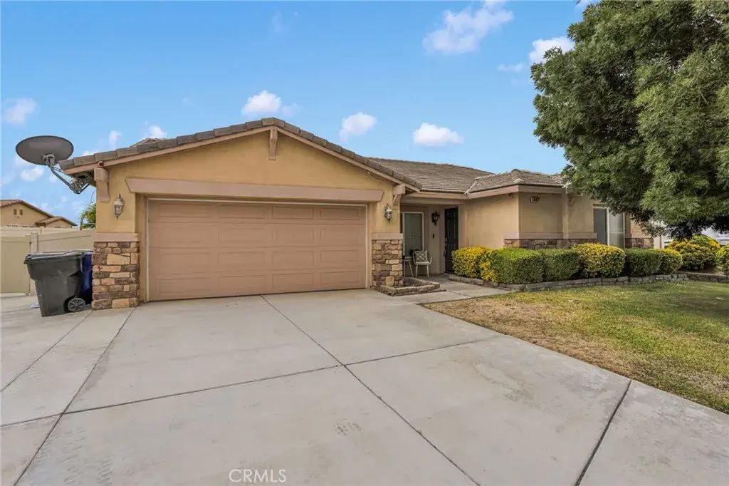 17647 Park Plaza Court, Victorville