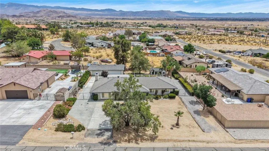 23333 Taos, Apple Valley