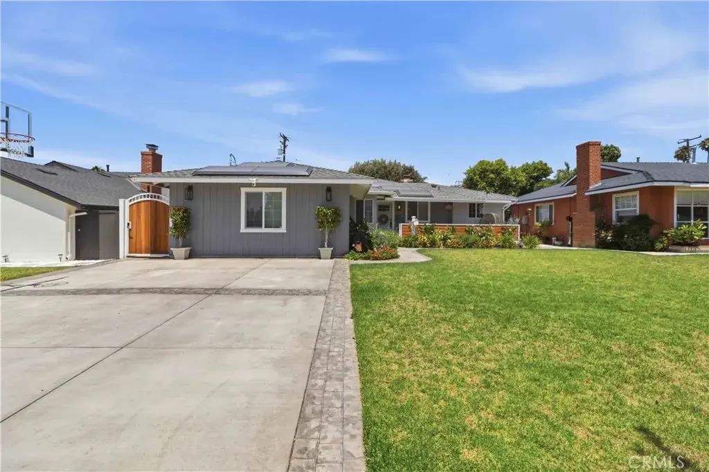 523 Orange Grove, San Fernando