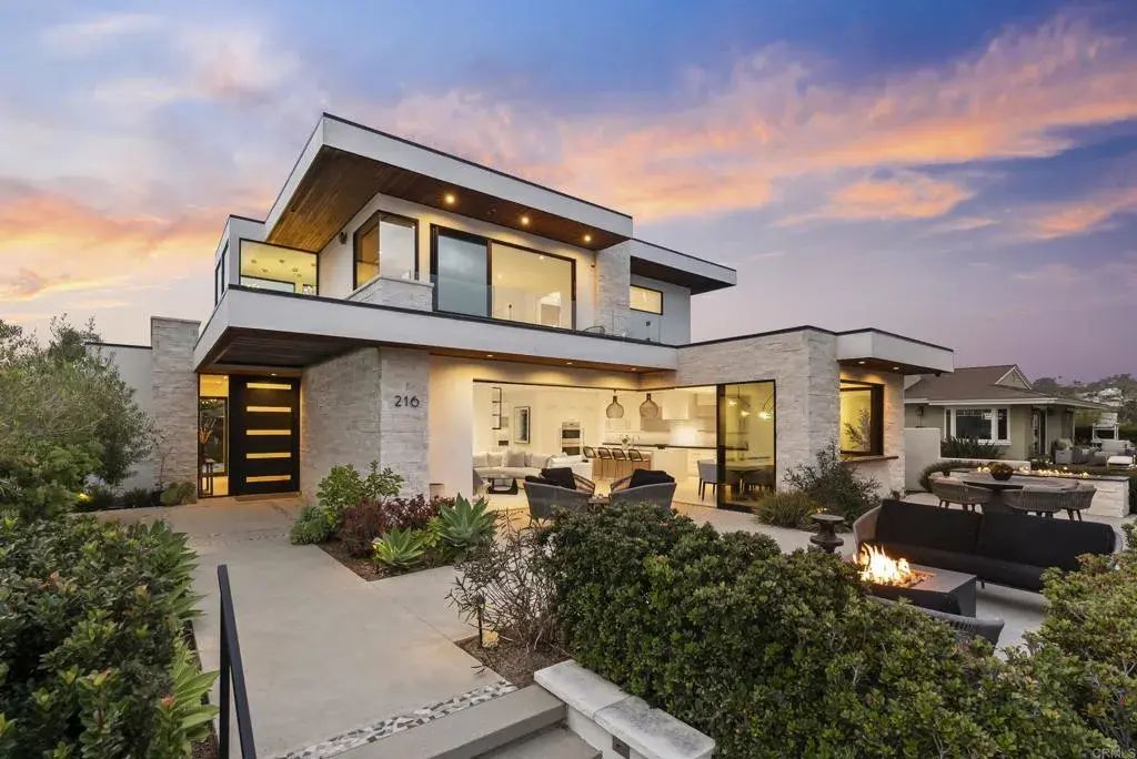 216 Ocean St., Solana Beach